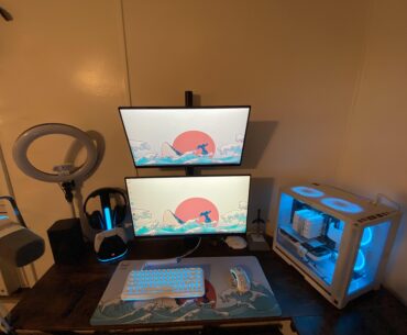 My almost finnished budget battlestation. (Need new ram and a new headset to match