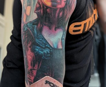 This is my cyberpunk inspired arm, already have mantis blade markings on my forearms.