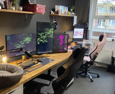 dark themed his/hers setup