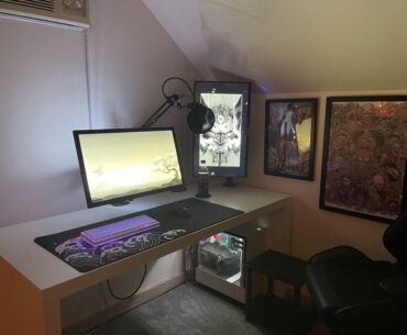 What y’all think? Trying to go for a minimalist look in the corner of my daughters playroom lol (The pc is not on the carpet at I know the kids at a weird spot)