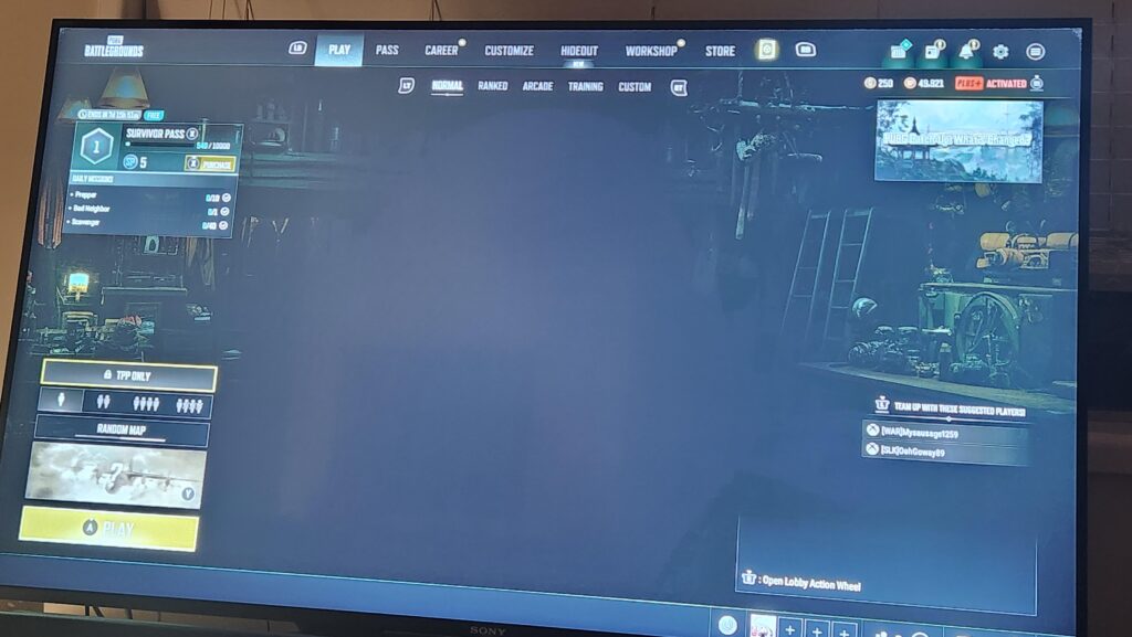 Can't see my character on the start screen anymore?