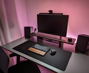 Mounting my MBP under the desk was a wise choice. What do you think?