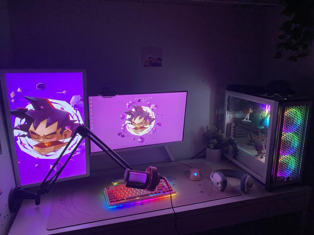 Weird Gap Between PC and Second Monitor (On Right)