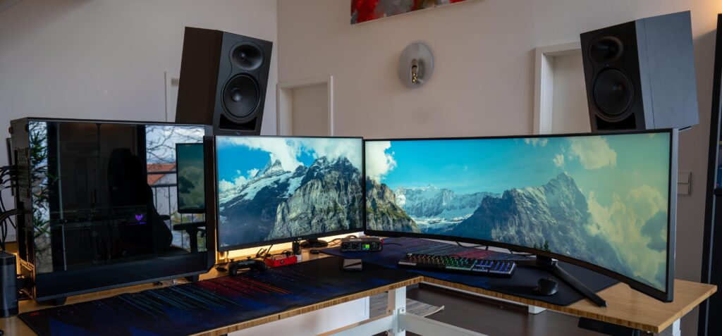 New monitor showed up today, it's amazing