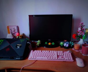 My girlfriends station with my old laptop