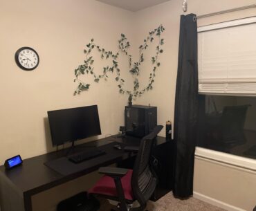 My setup is so “uncozy” and lifeless. Any tips?