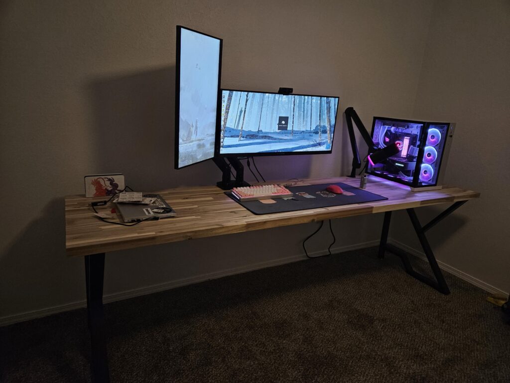 New house, new desk (not finished) New house, new desk (not finished)
