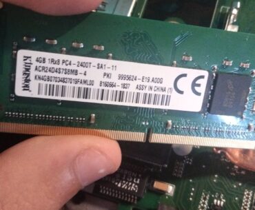Was trying to repair my dads old laptop. I only see one 4gb stick of RAM but its advertised as 8gb? Am I missing something?