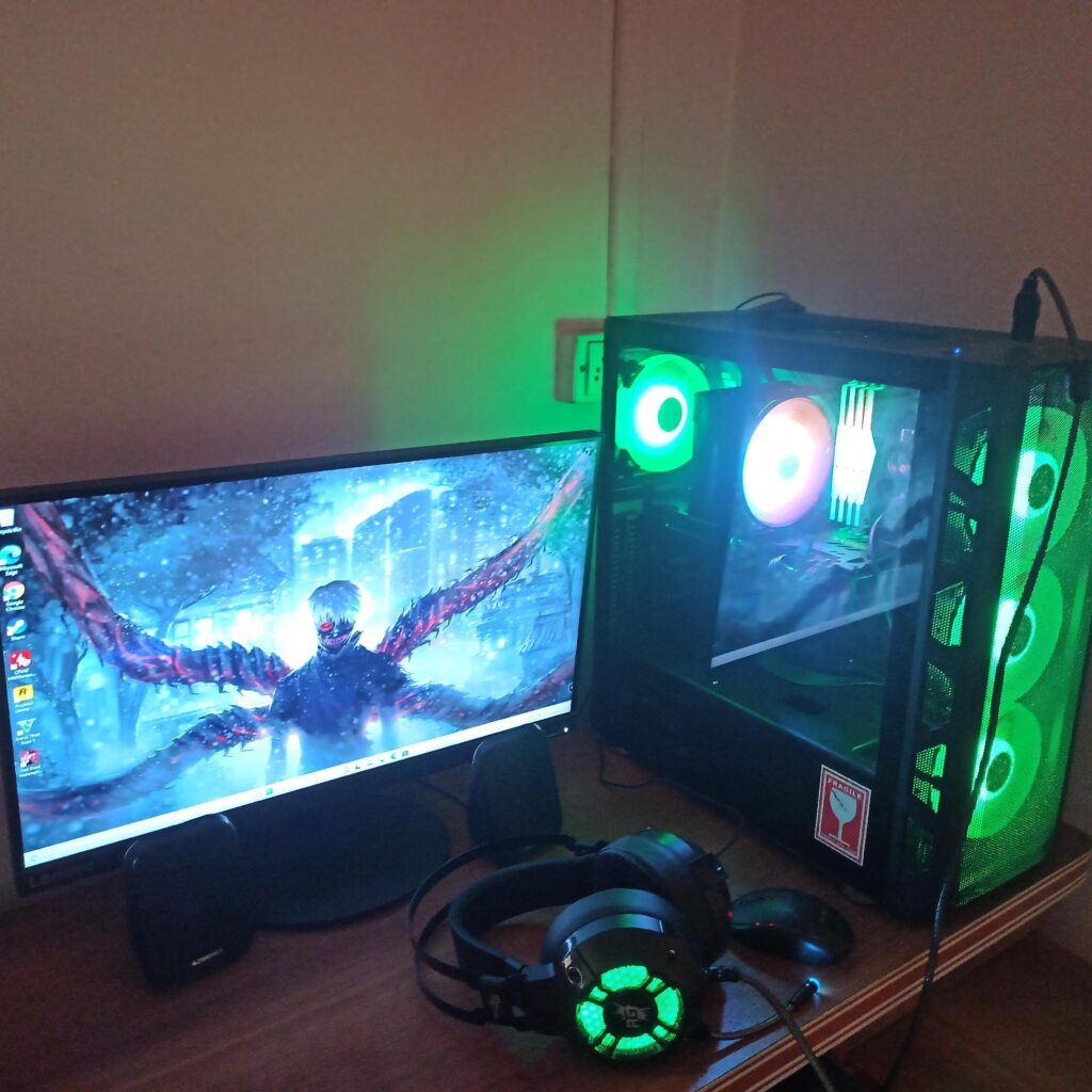my first gaming pc, none of my friends care so I thought I'd share it with you fine gents