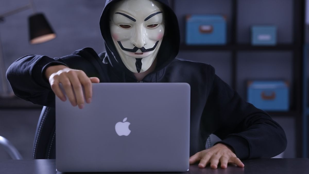 UK gov admits they spy on Apple users UK gov admits they spy on Apple users
