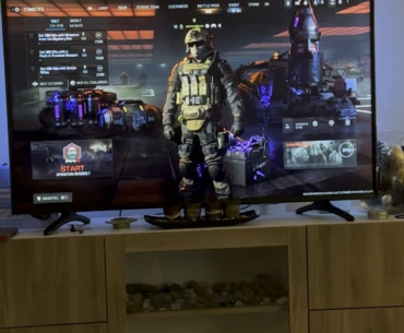 How to fix this black flickering bug?