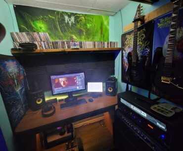 Gunna get a headphone stand..any other thoughts?