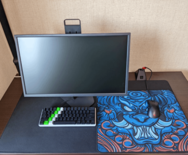 why the guys in this subreddit hate low monitor heights? Genuine question