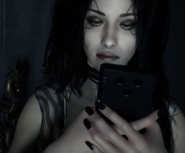 Who's V texting ? Wrong answers only.