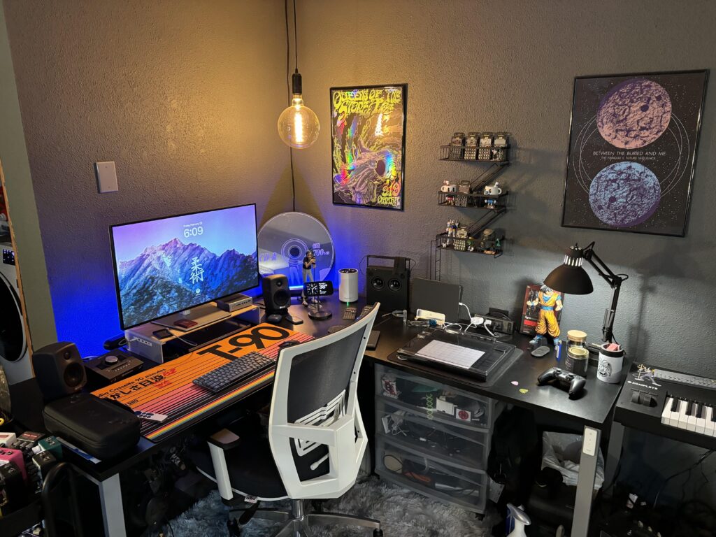 Just got this new desk mat.