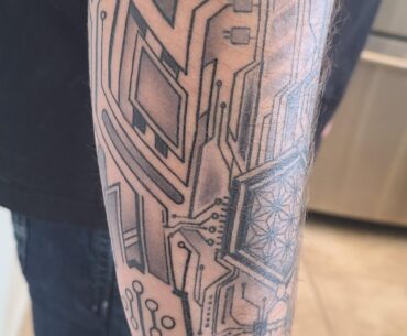 Been looking at tattoos for the longest time, last year I finally decided to follow through with it. 4 sessions later and my forearm is complete. Keep going?