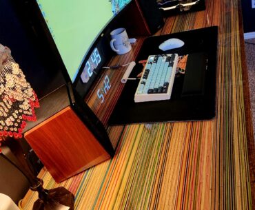 A few asked about my desk in last post.  Here it is old skateboard made desk.