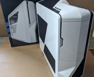 Something about old gaming PC cases from the 2000s just go so hard.
