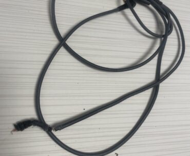 Cat chewed another headset wire 😔…