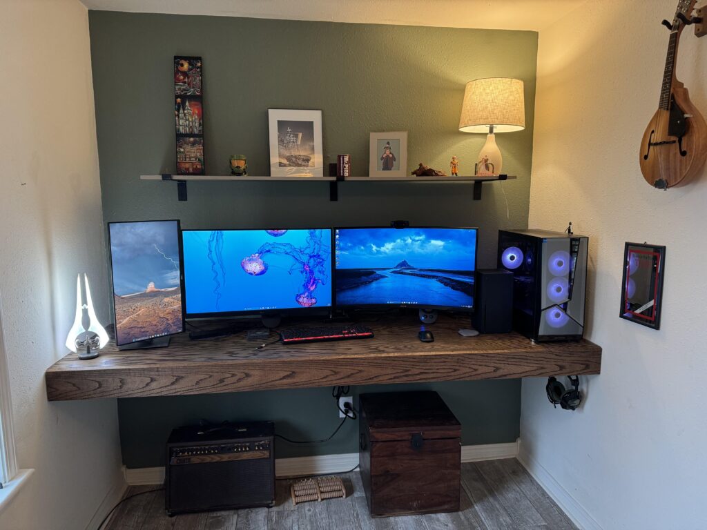 Tired of trying to find a desk so built my own.
