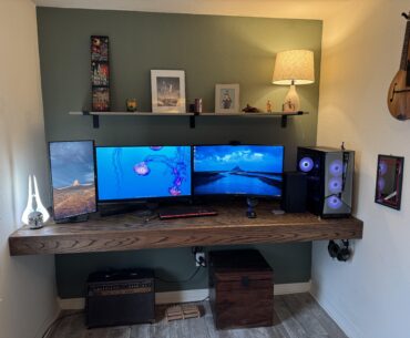 Tired of trying to find a desk so built my own.