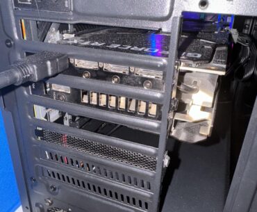 GPU has 5 video outputs, is there any way to connect 6 displays?