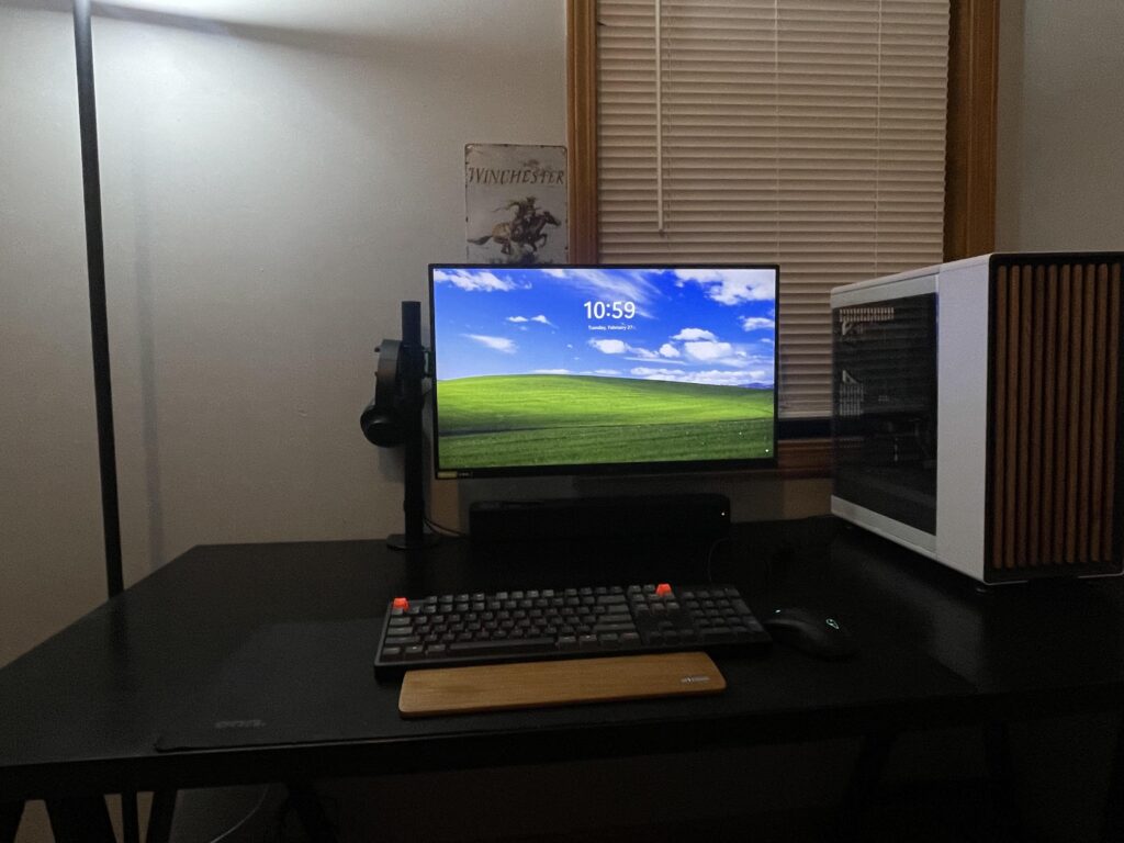 Average setup. Slightly average cable management