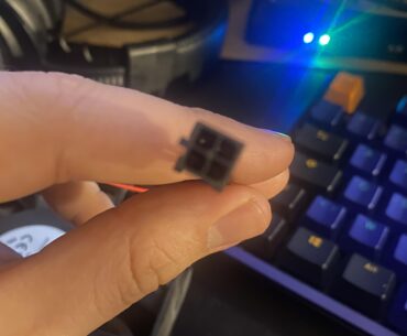 Somoene can tell me what’s that fan port ?