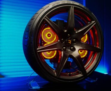 PC built inside a Shelby GT500 carbon fiber rim