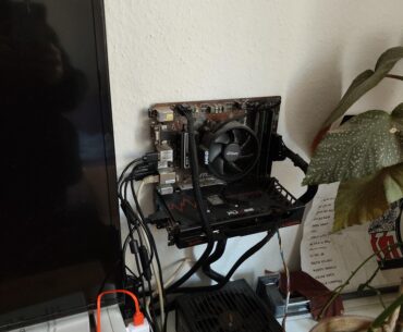 You guys with your crazy Setups and here I am just free hanging