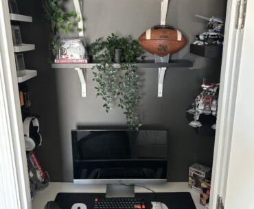 My first battlestation! The cloffice!