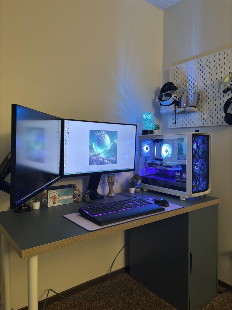 After nearly a decade of gaming laptops I finally have a proper PC! After nearly a decade of gaming laptops I finally have a proper PC!