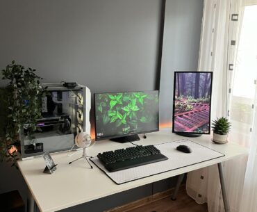 PC on the right or on the left?