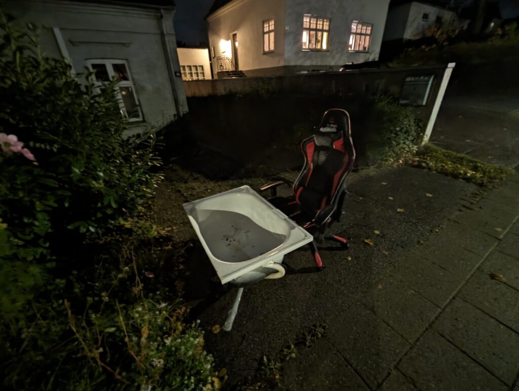 Found this on my way home from work 🔥🔥