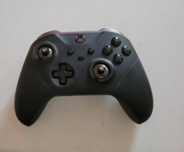 PSA: Don't forget to properly put away you Xbox elite controller when you are making breakfast for your toddler