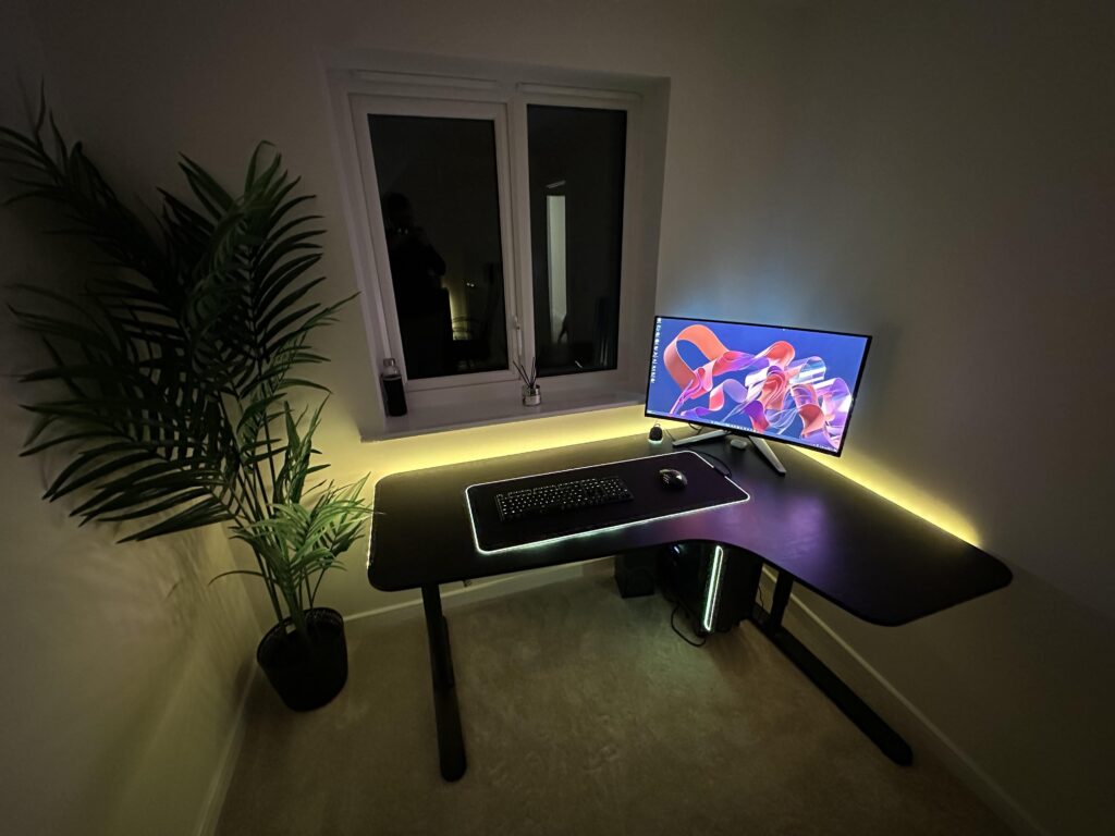 New house, new battle station.