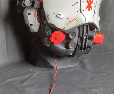 Trauma Team Helmet with animatronic faceplate, I don't have much to share sorry ^^' just wanted to share this around because it ended up looking pretty cool