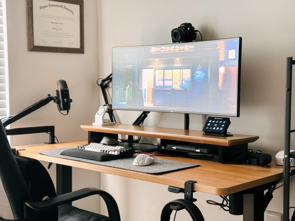 Reclaiming desk space with a hybrid setup