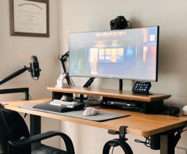 Reclaiming desk space with a hybrid setup