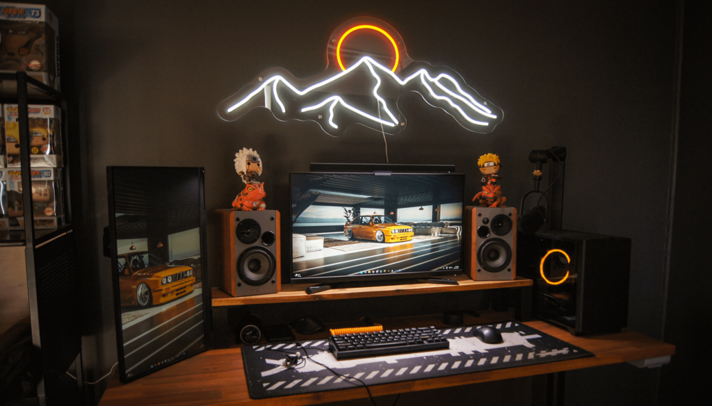 Thought I'd share a pic of my completed battlestation before I inevitably change it all up again 😅