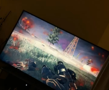 Anyone having this issue? Tried everything and nothing fixed it. Got pushed on exfil chopper and exfilled then restarted game to the same problem 🤔