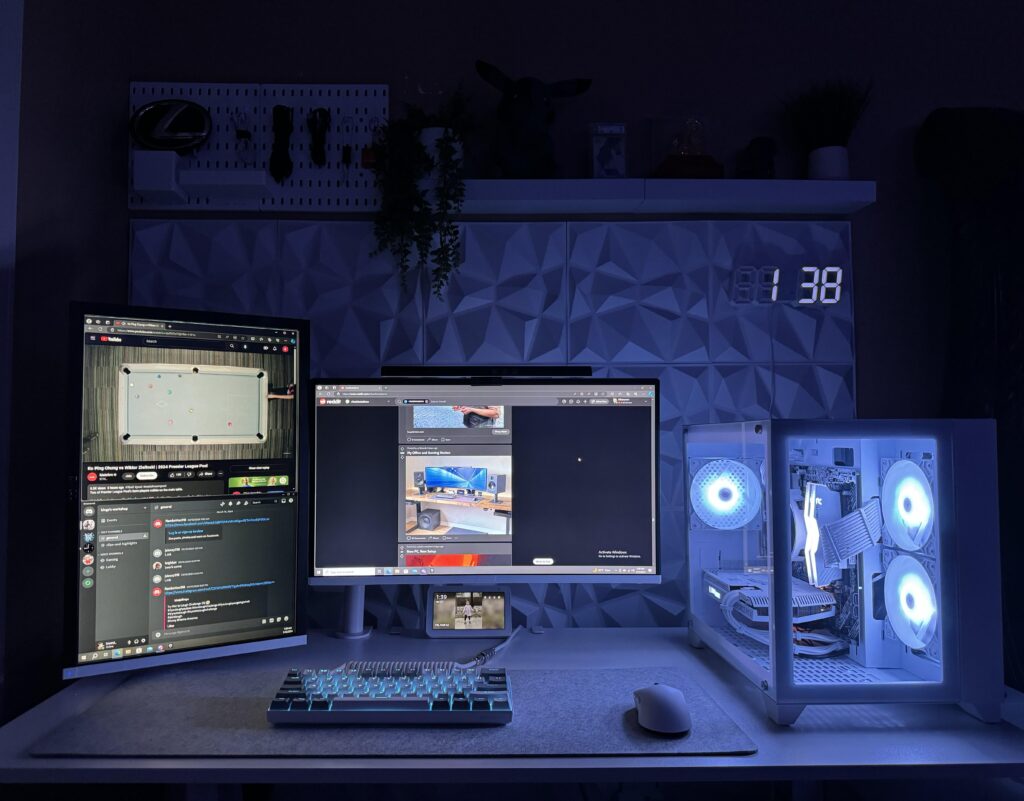 First setup in 5 years. Is my desk too small?