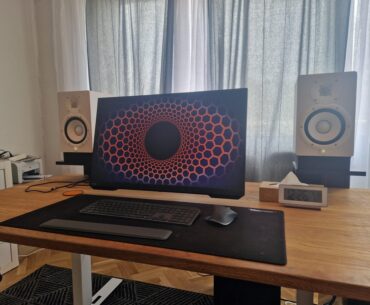 Cleaned up and mostly done with 3D printed cable management