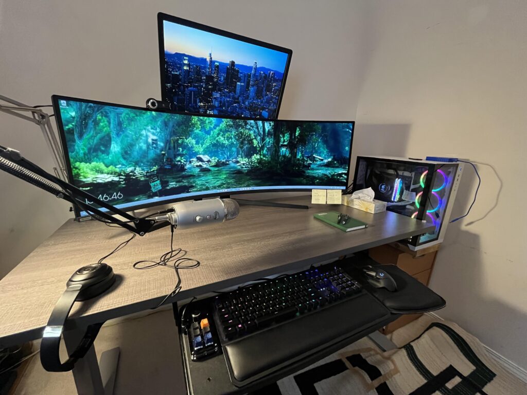 I cannot live without a 49” monitor 😂