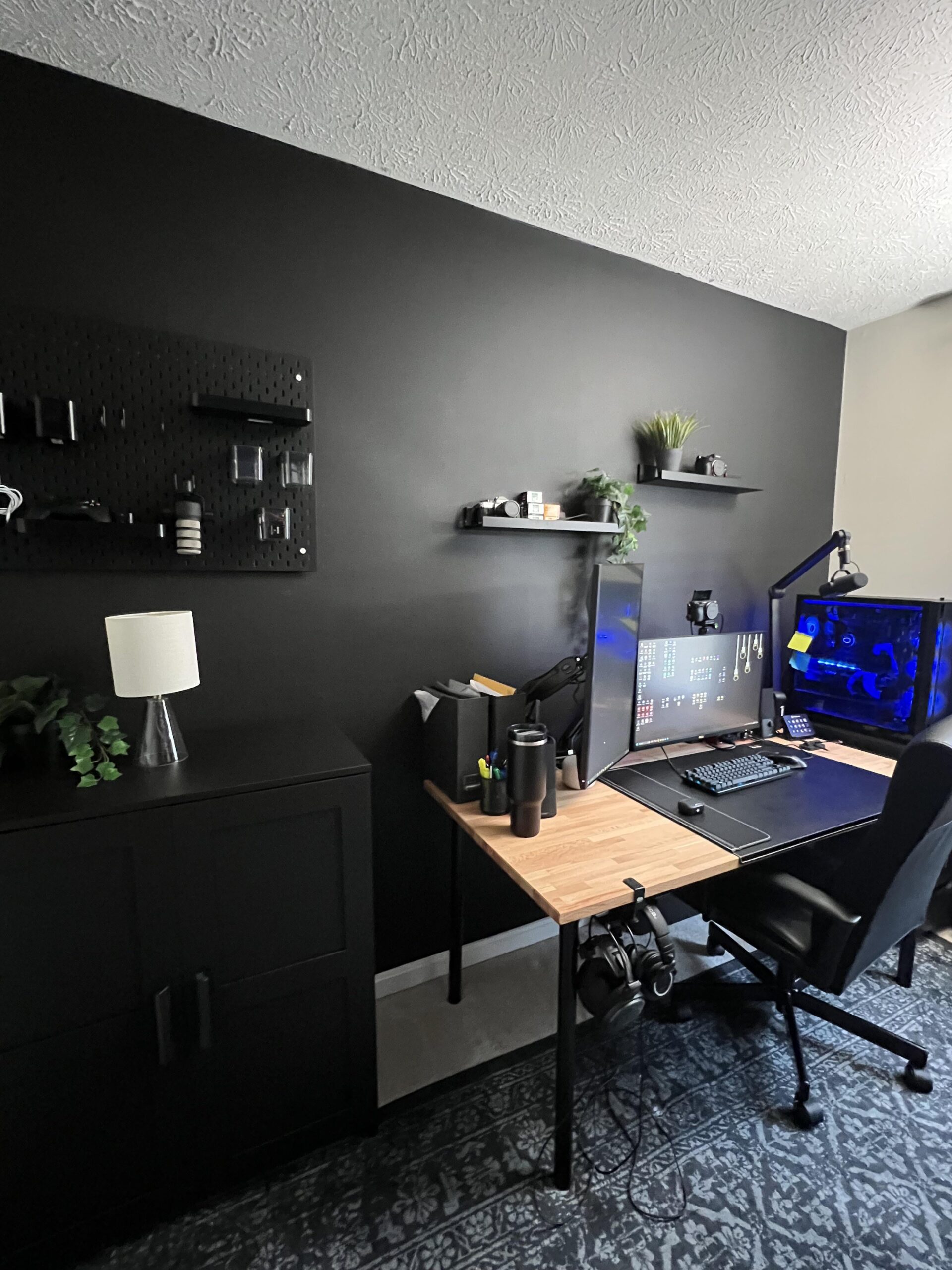Current Battlestation but I am missing something… Current Battlestation but I am missing something…