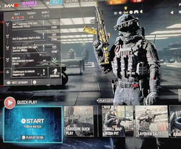 How do I change from quick play and play non-hardcore modes?