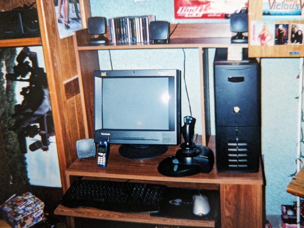 My first battlestation, circa 2001
