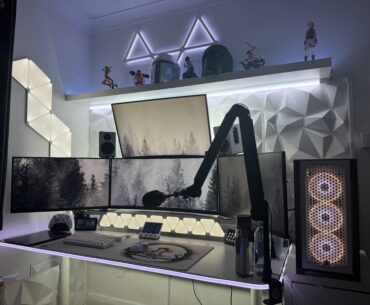 4 screen setup!