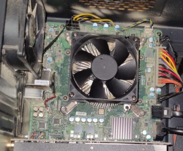 Where are the Ram Slots? Anyone ever seen such a strange board? (nevermind the dust)