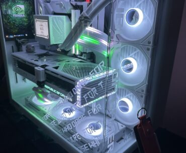 Left console gaming for 4090 and 14900k.